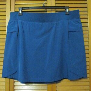Reel Legends blue skort pull on with zipper pockets, stretch, like new size 1x
